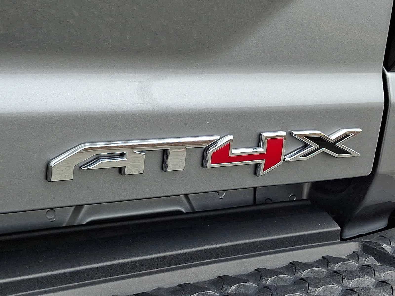 Used 2024 GMC Canyon AT4X AWD/4WD image 32