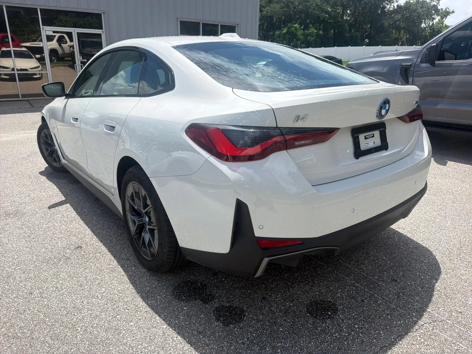 Used 2023 BMW i4 eDrive35 RWD image 9