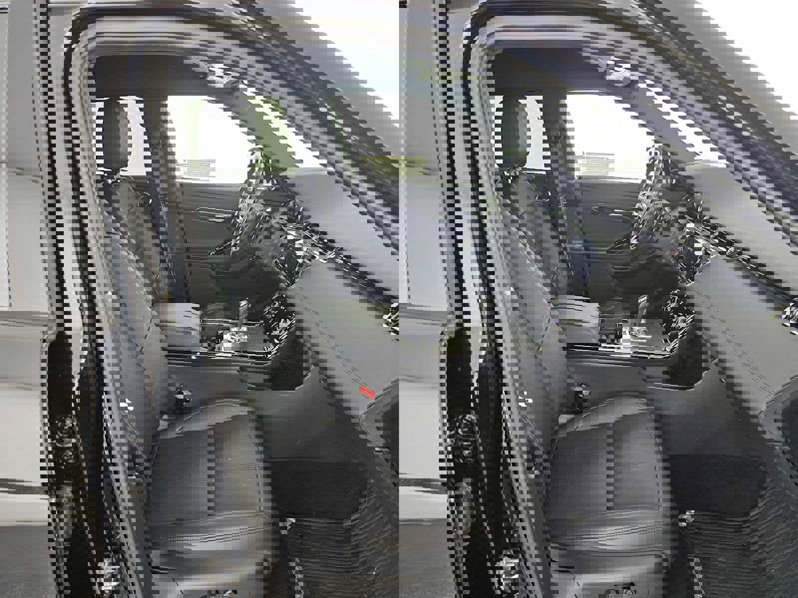 Used 2023 Land Rover Range Rover Evoque R-Dynamic SE image 13