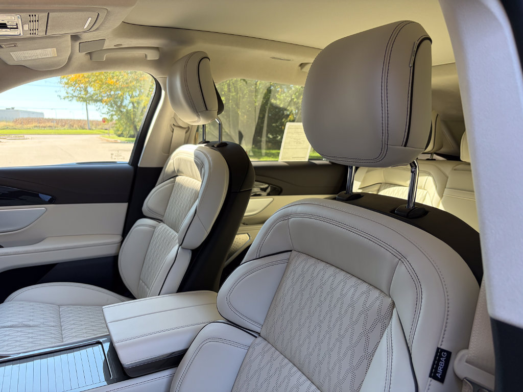 New 2026 Lincoln Nautilus Black Label AWD/4WD image 11