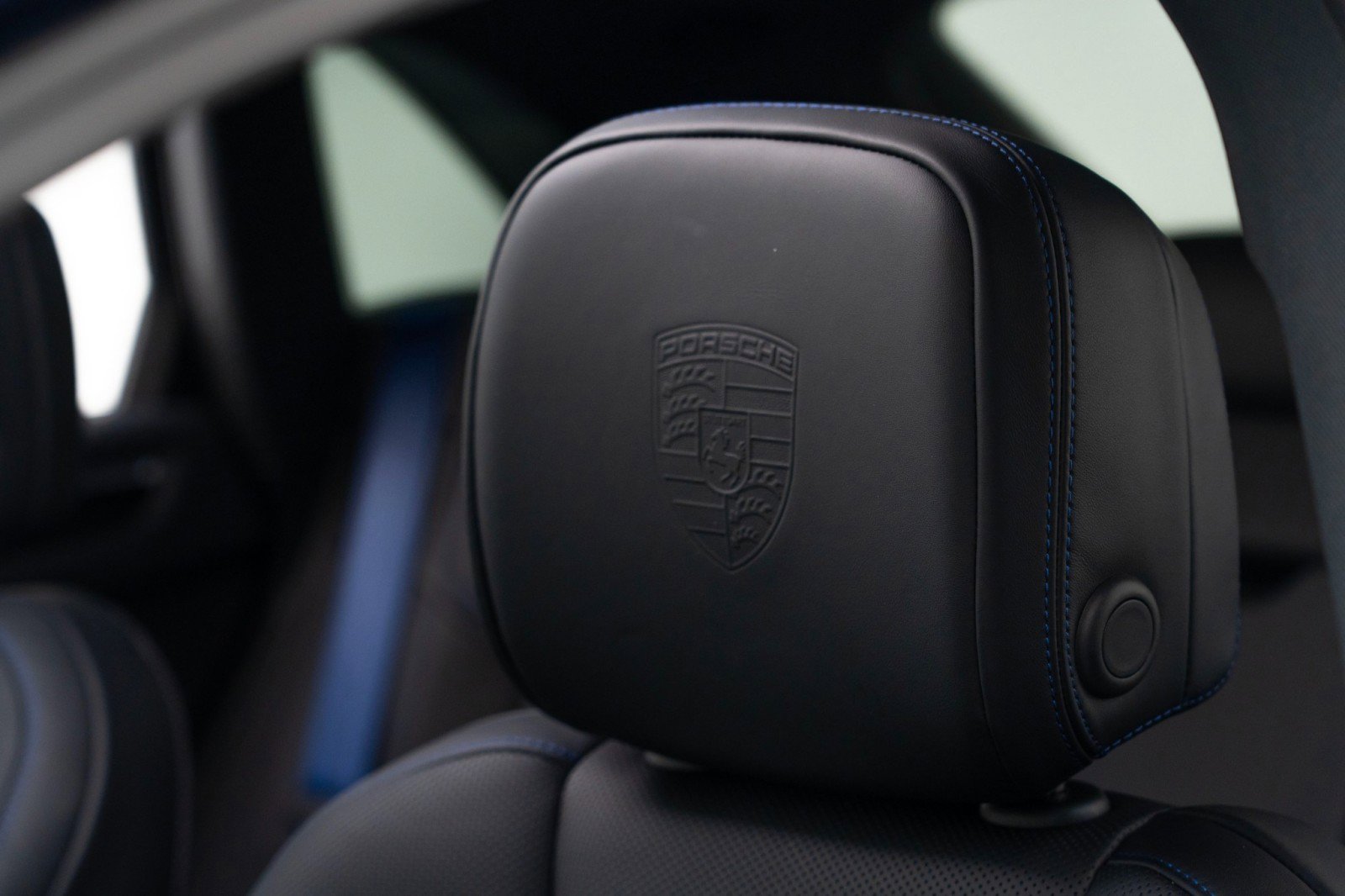 New 2025 Porsche Macan image 19