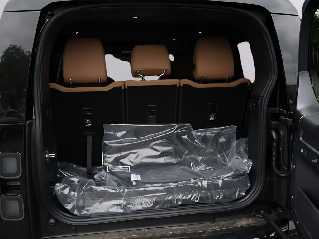 New 2026 Land Rover Defender 130 X-Dynamic SE AWD/4WD image 17