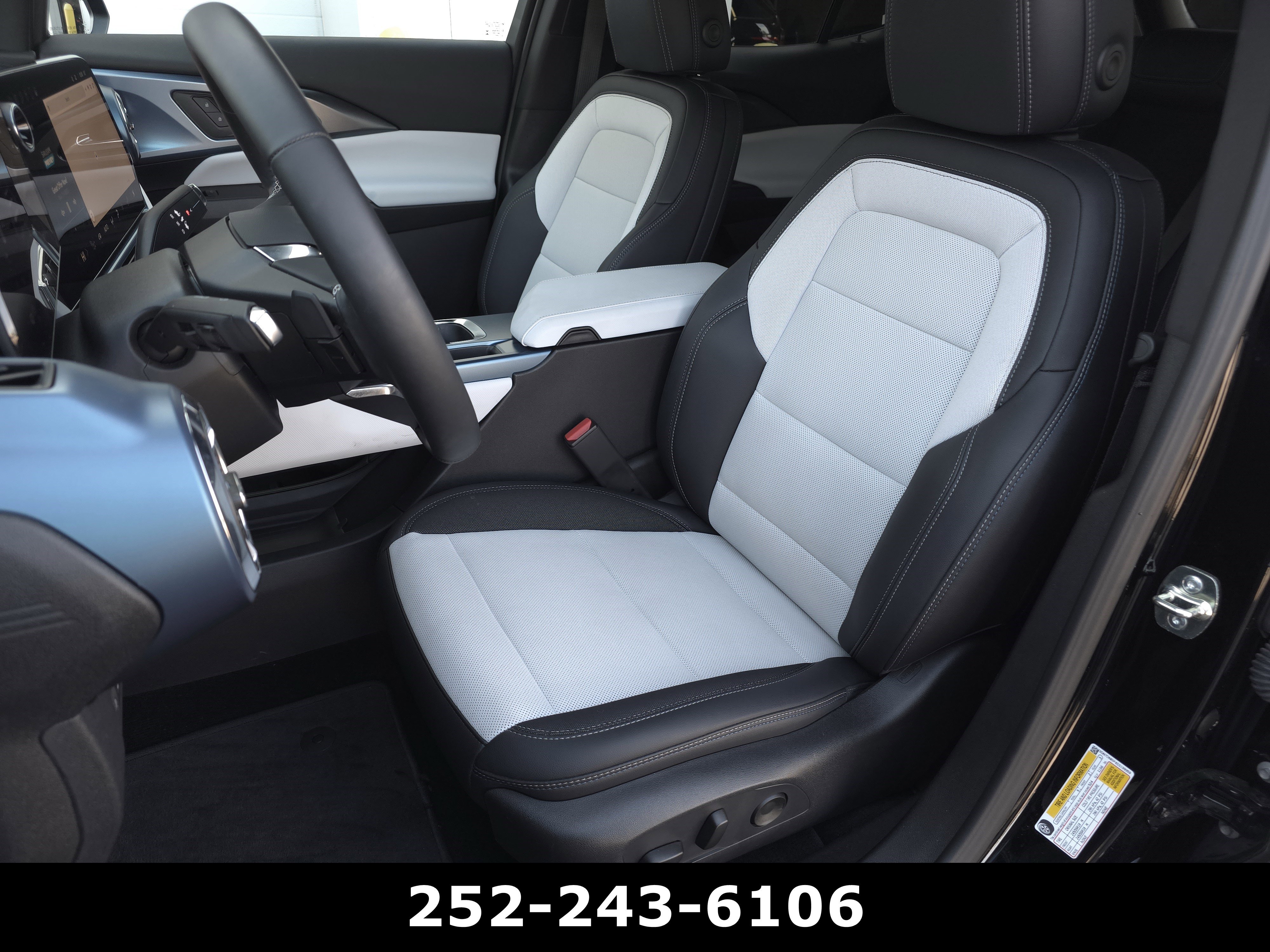 Used 2025 Chevrolet Equinox EV LT image 10
