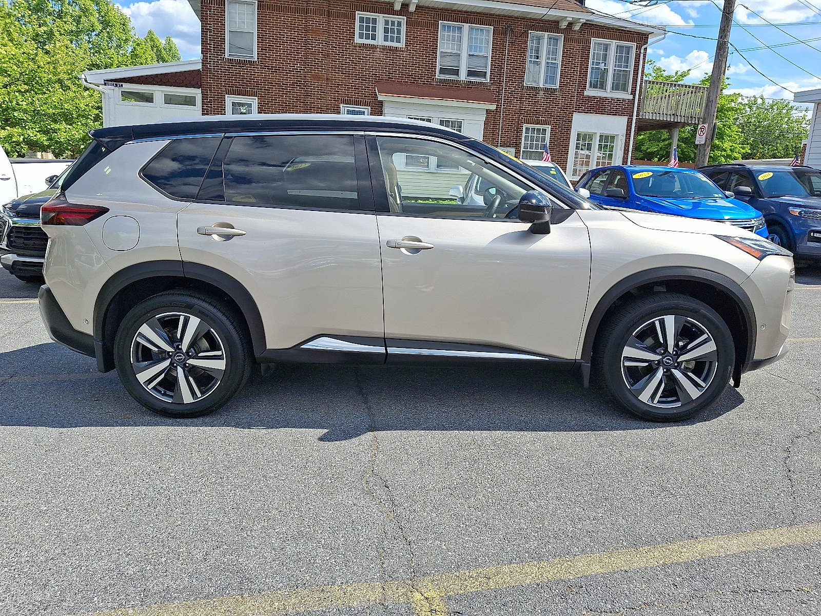 Used 2022 Nissan Rogue Platinum w/ Head-Up Display Package AWD/4WD image 6