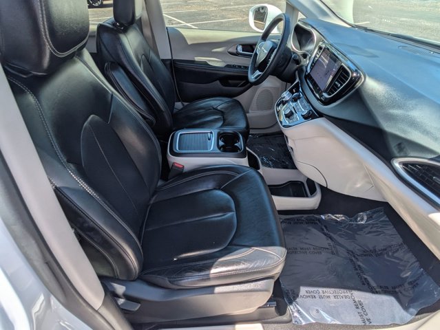 Used 2022 Chrysler Pacifica Touring-L FWD image 20