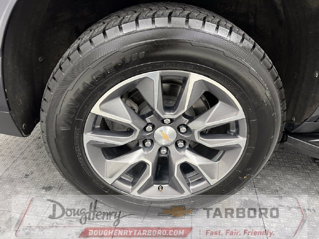 Used 2024 Chevrolet Tahoe LT w/ Luxury Package RWD image 17