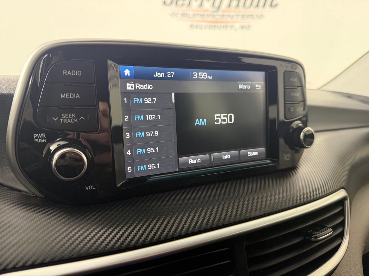 Used 2021 Hyundai Tucson SE image 16