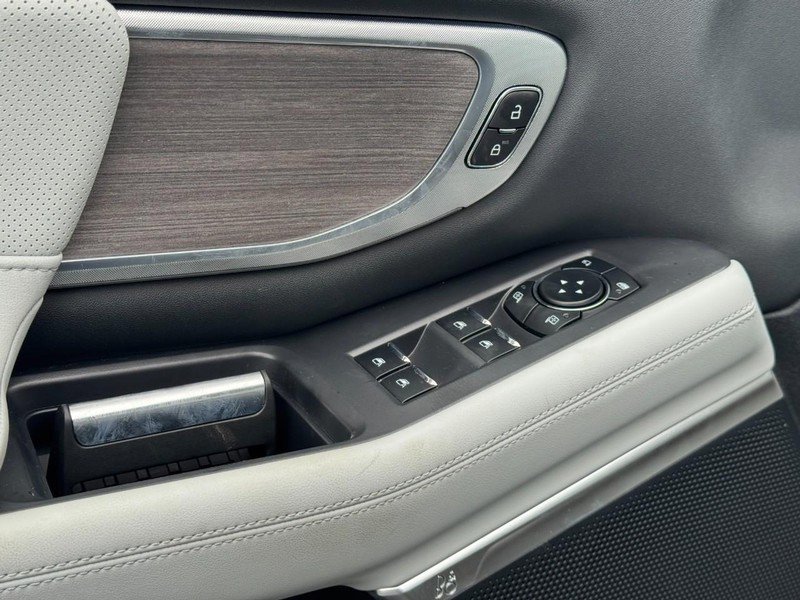 New 2025 Ford Expedition Max Platinum w/ Platinum Ultimate Package image 12