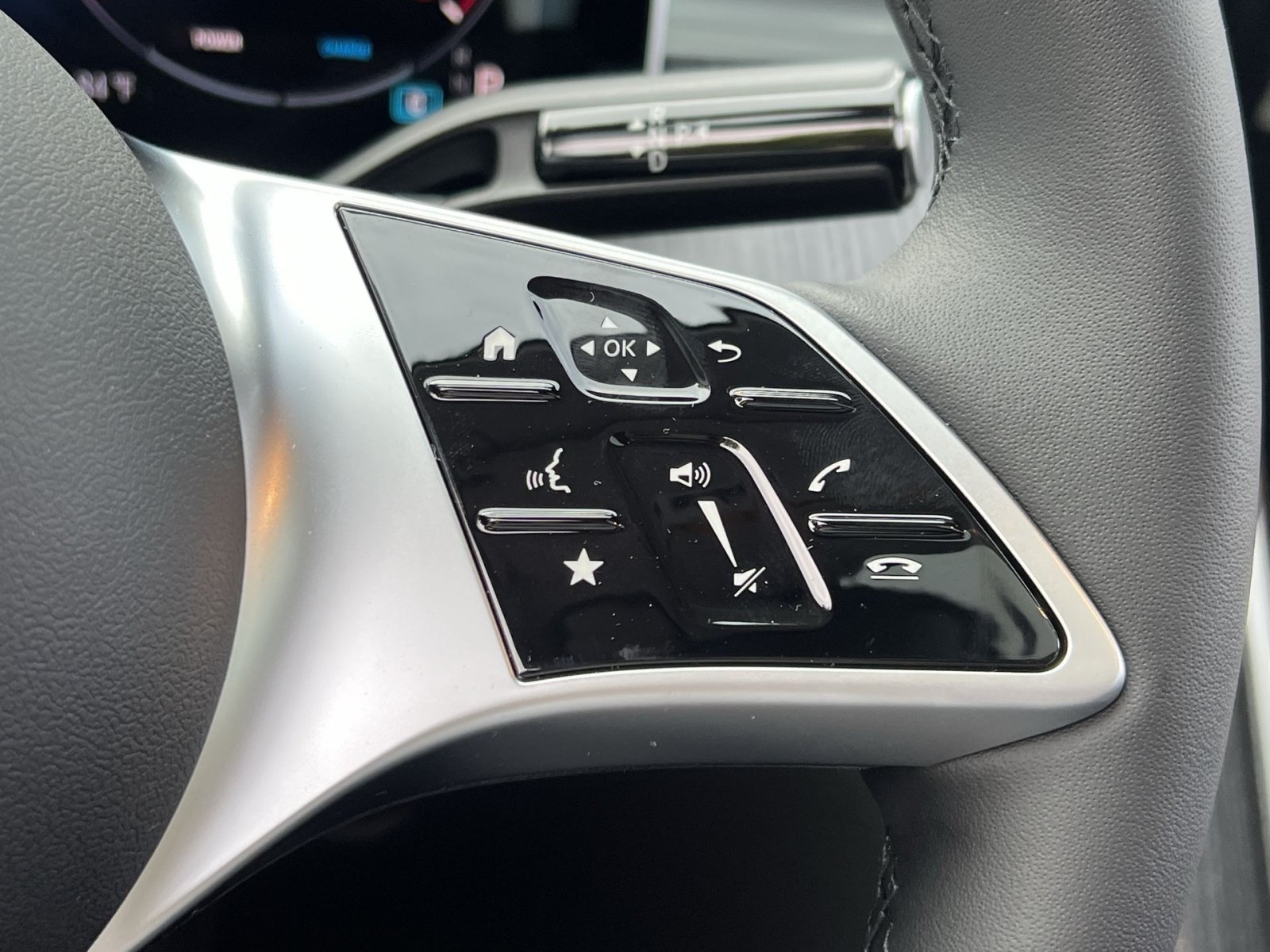 New 2026 Mercedes-Benz C 300 4MATIC Sedan image 37