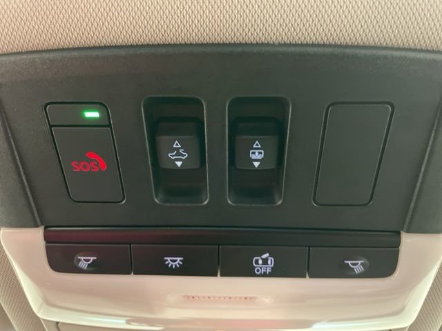 Used 2022 Nissan Rogue SL w/ SL Premium Package image 17