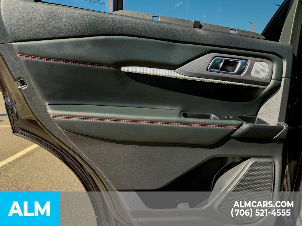 Used 2025 Ford Explorer ST image 16