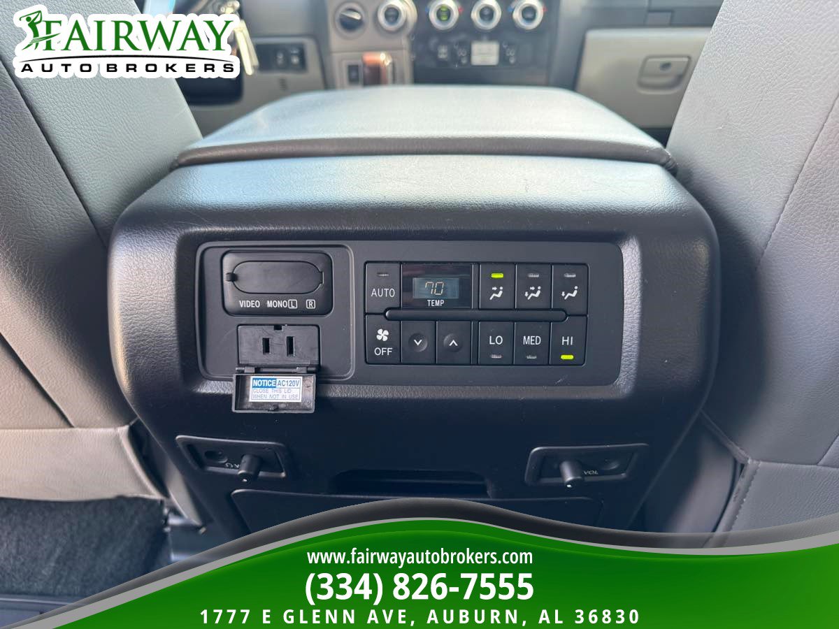 Used 2015 Toyota Sequoia Platinum AWD/4WD image 28