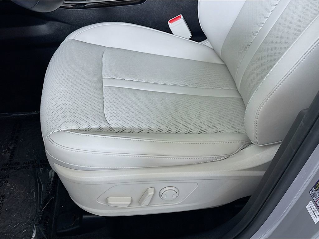 Used 2023 Kia Sorento SX image 19