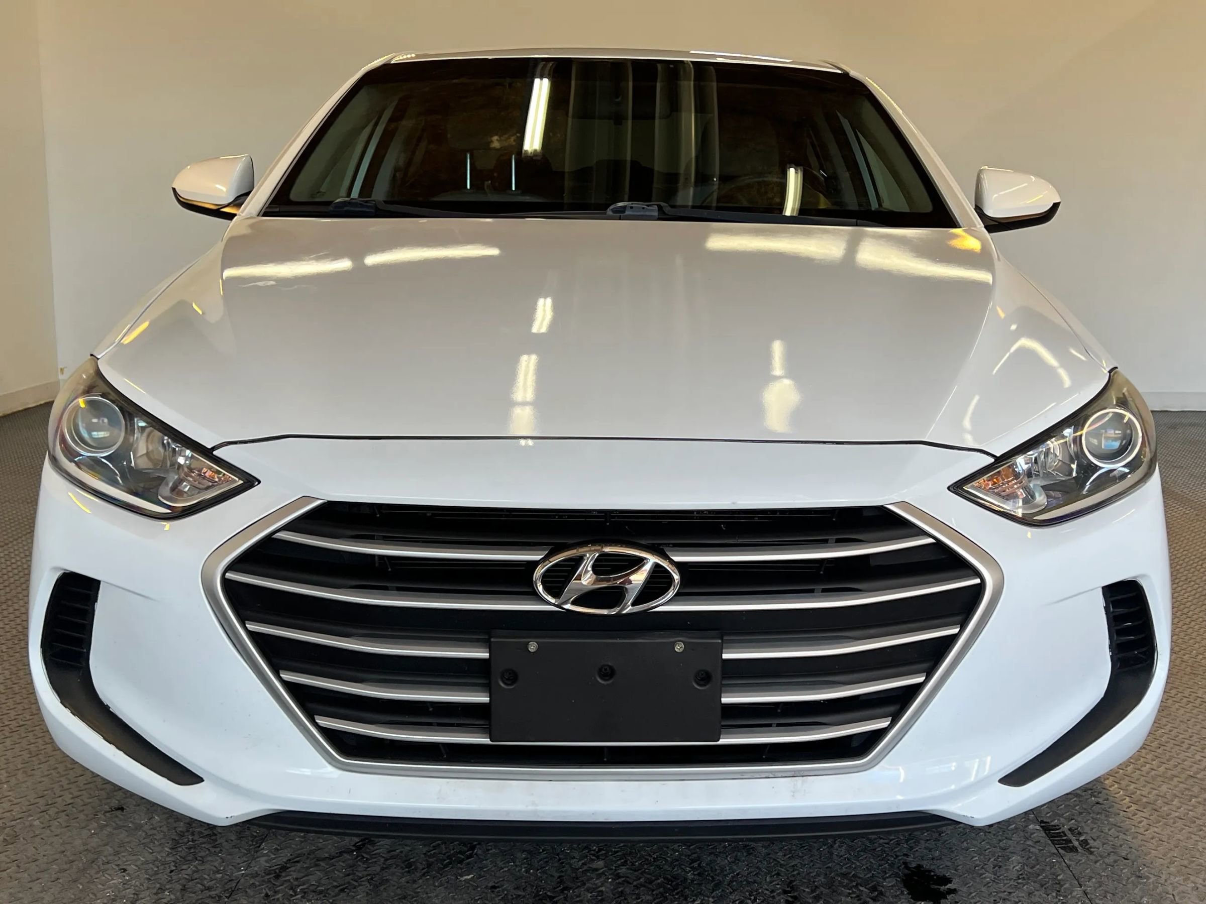 Used 2017 Hyundai Elantra SE FWD image 3