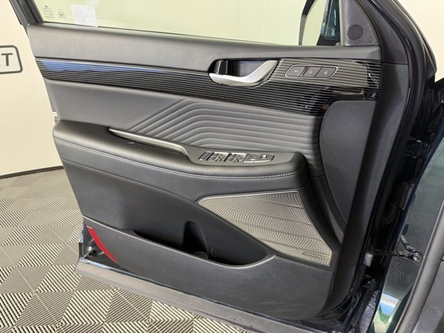 Used 2024 Hyundai Palisade Calligraphy image 17