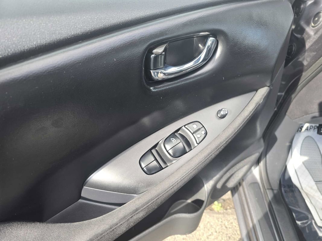 Used 2017 Nissan Leaf S image 19