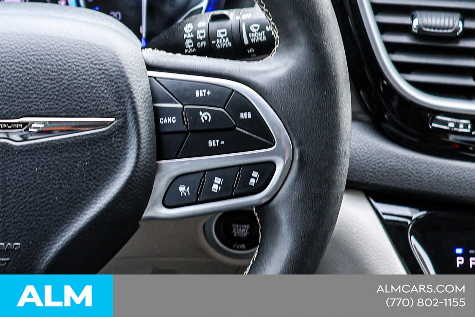 Used 2024 Chrysler Pacifica Touring-L image 29