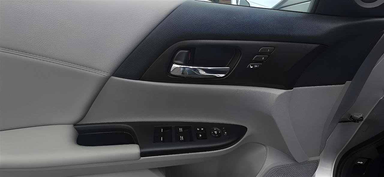 Used 2015 Honda Accord EX-L image 10