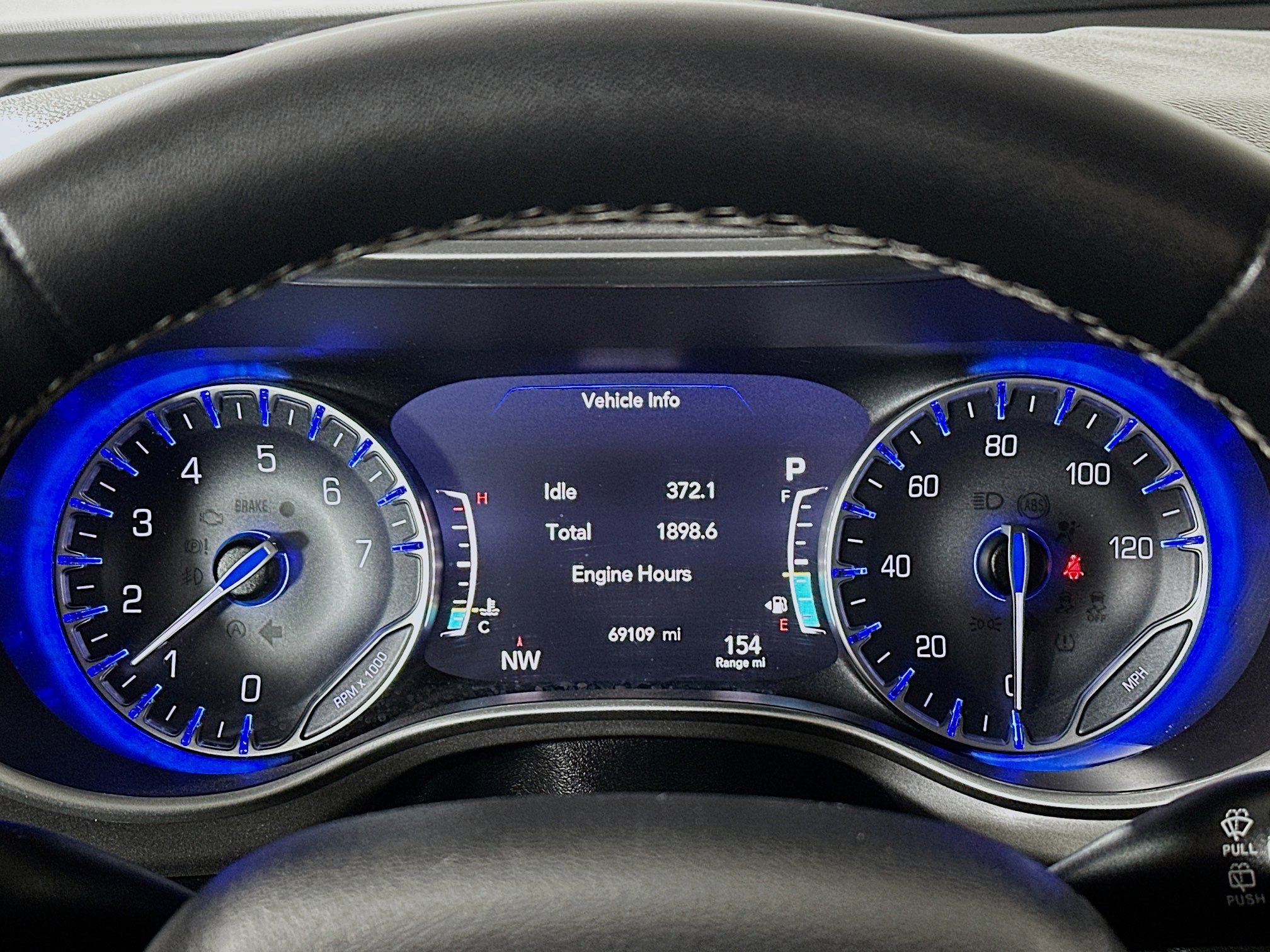 Used 2023 Chrysler Pacifica Touring-L FWD image 12