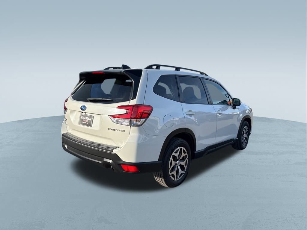 Used 2024 Subaru Forester Premium image 8