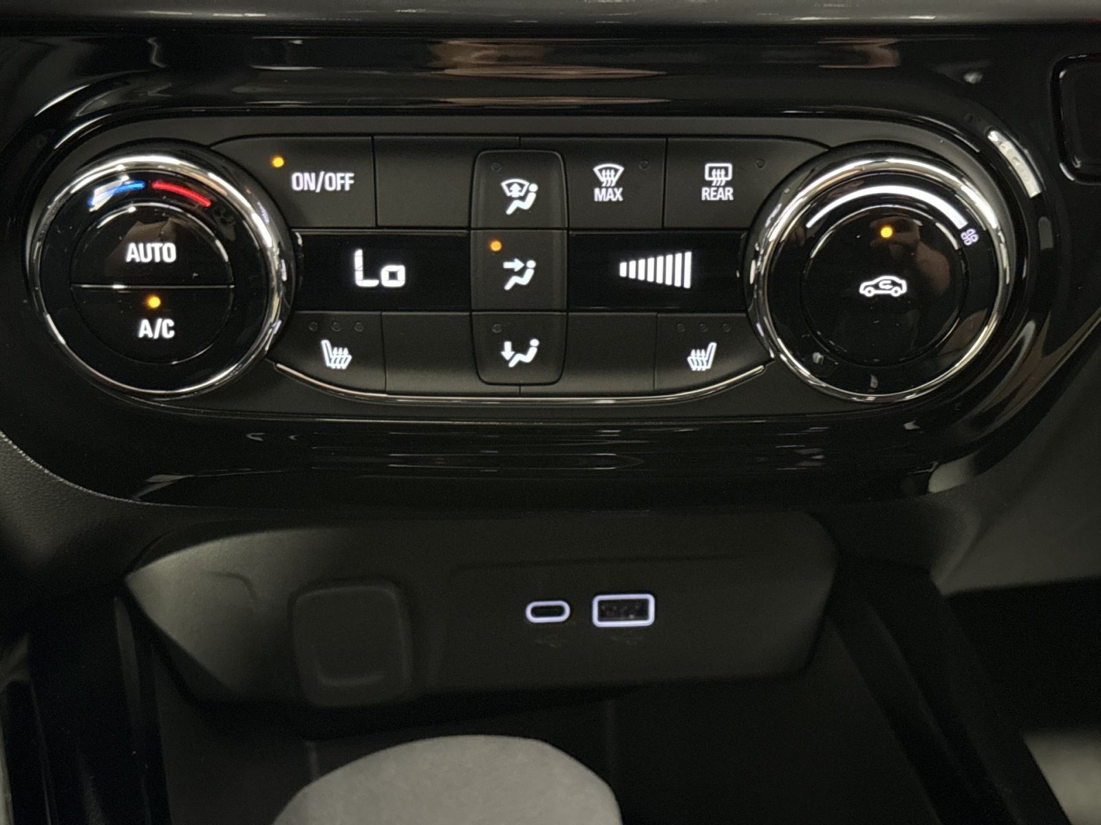 New 2026 Chevrolet Trax LT w/ Driver Confidence Package FWD image 22