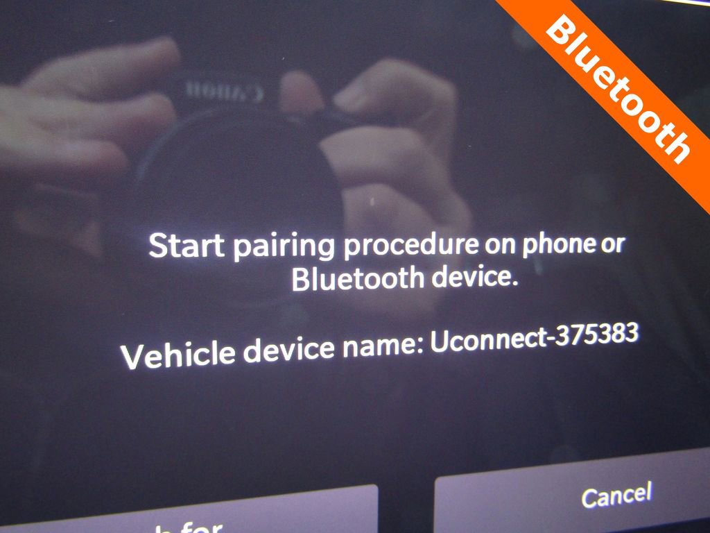 Used 2023 Chrysler Pacifica Limited AWD/4WD image 16