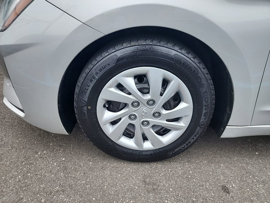 Used 2019 Hyundai Elantra SE w/ Cargo Package FWD image 11
