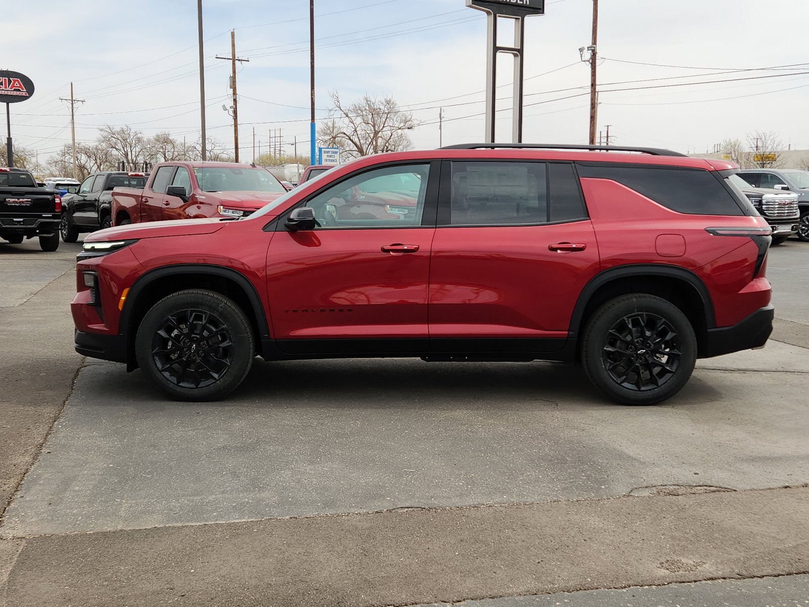 New 2026 Chevrolet Traverse LT w/ Midnight/Sport Edition image 2