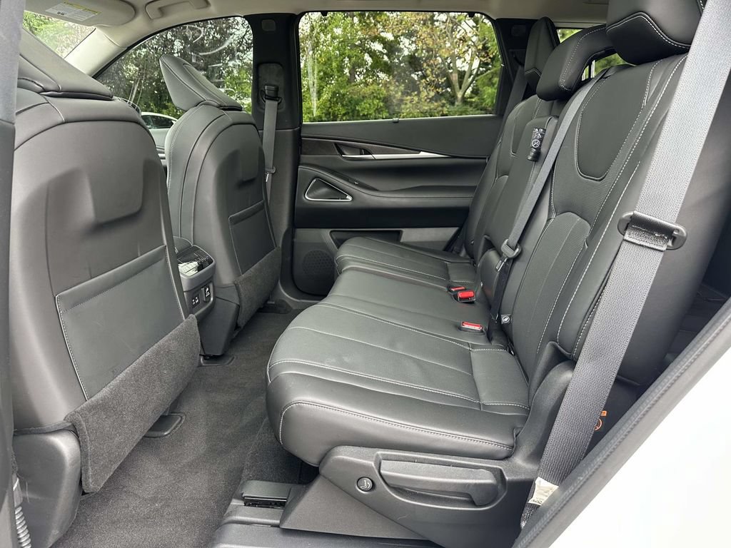 Used 2022 INFINITI QX60 Sensory w/ Vision Package AWD/4WD image 10