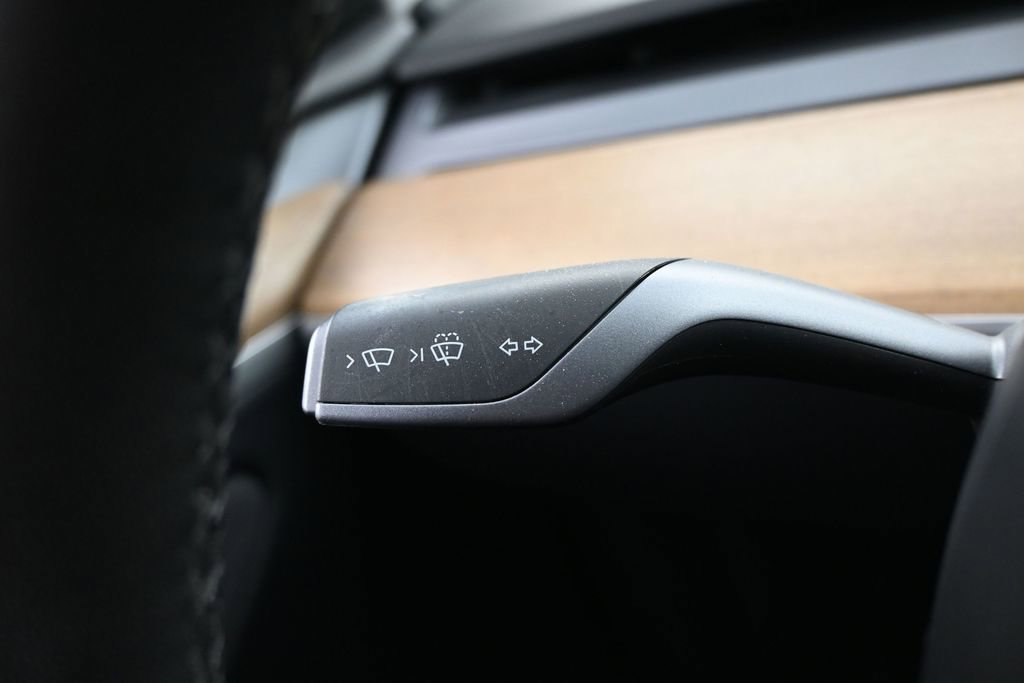 Used 2024 Tesla Model Y Long Range AWD/4WD image 20