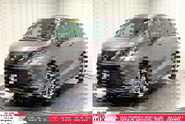 Used 2021 Toyota Sienna XLE