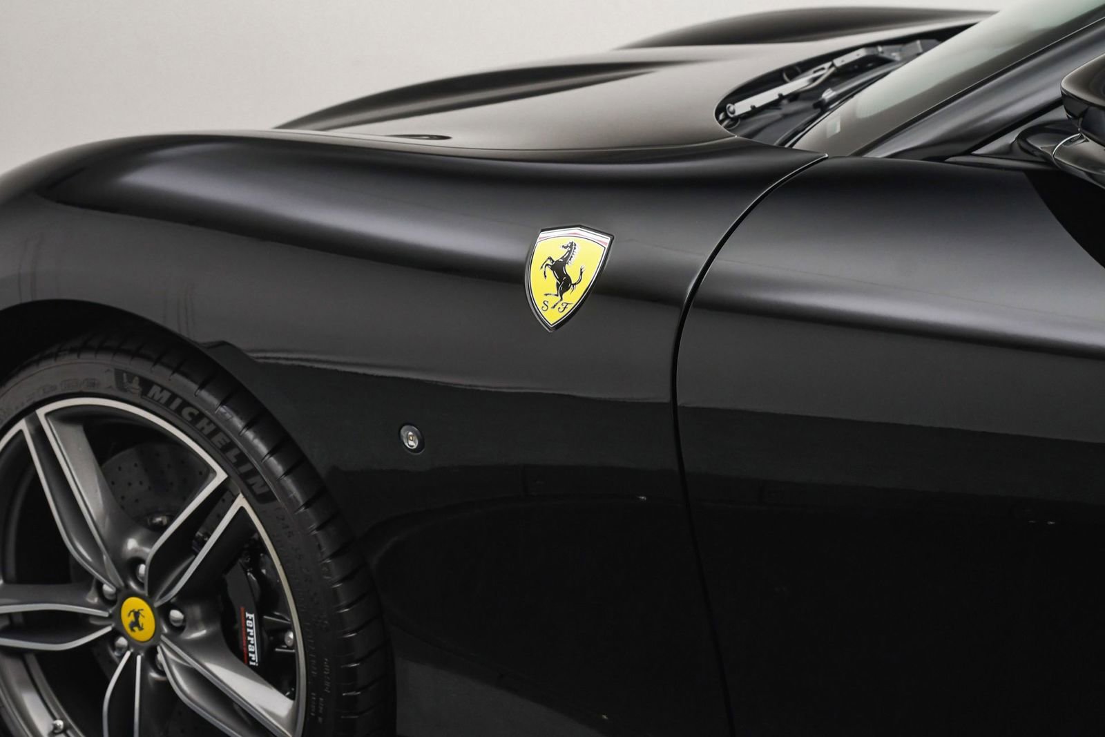 Certified 2025 Ferrari Roma Spider image 39