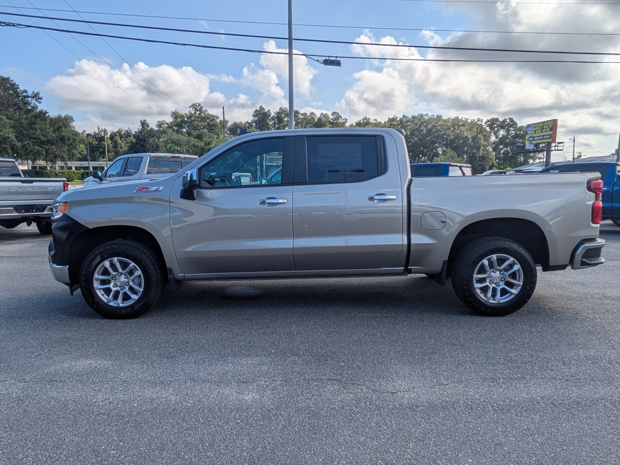 New 2026 Chevrolet Silverado 1500 LT w/ Z71 Off-Road Package AWD/4WD image 7