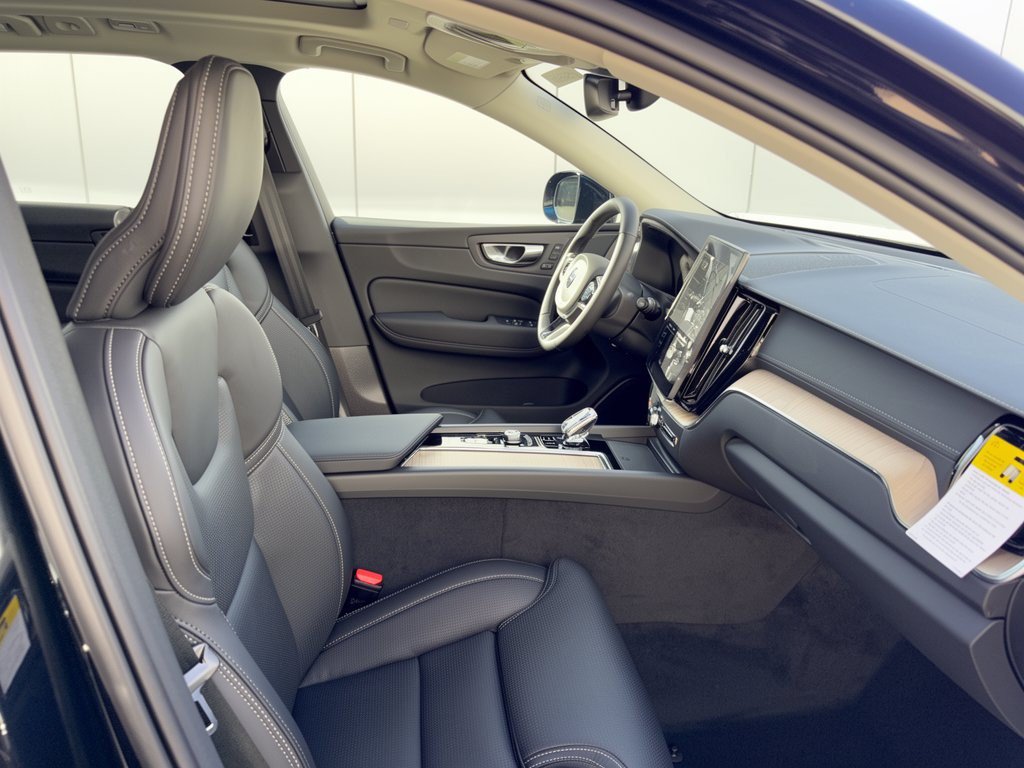 New 2027 Volvo XC60 B5 Ultra AWD/4WD image 30