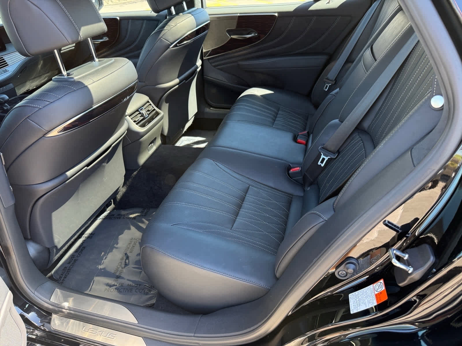 Used 2023 Lexus LS 500 w/ Interior Upgrade Package image 11