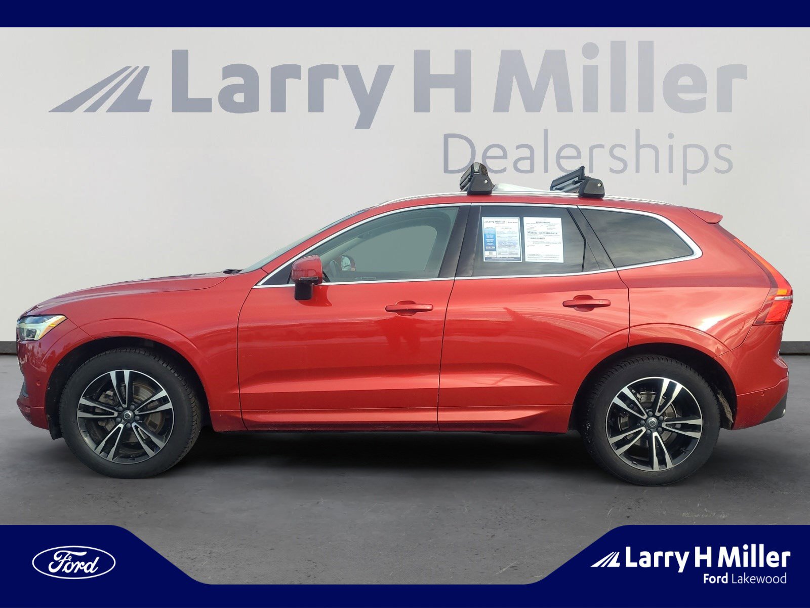 Used 2019 Volvo XC60 T5 Momentum w/ Premium Package image 2