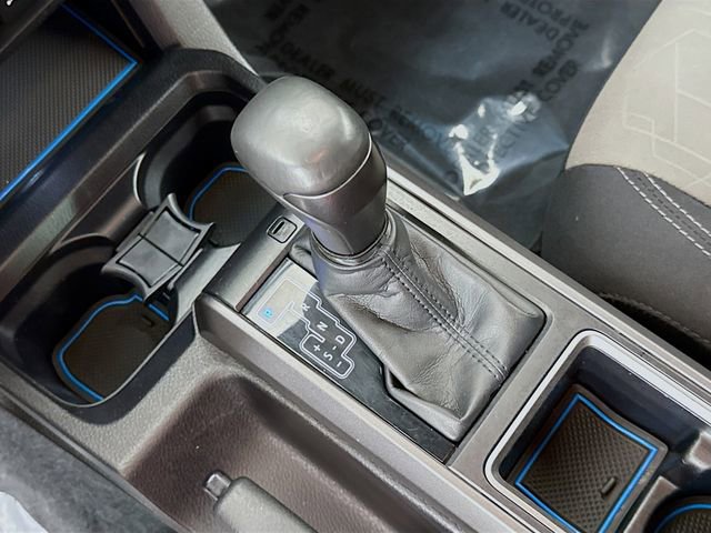 Used 2022 Toyota Tacoma TRD Off-Road image 16