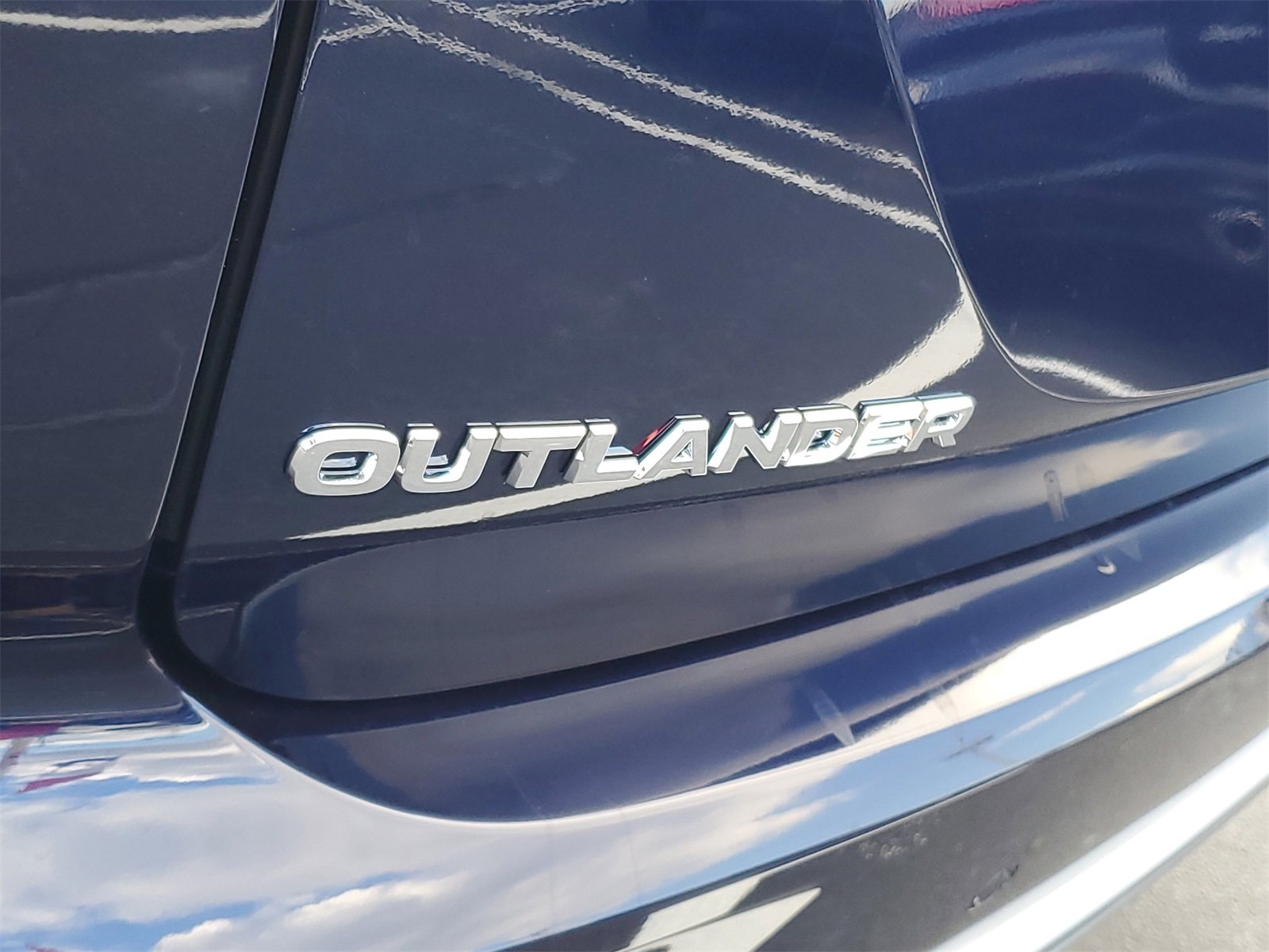 New 2025 Mitsubishi Outlander SE image 27