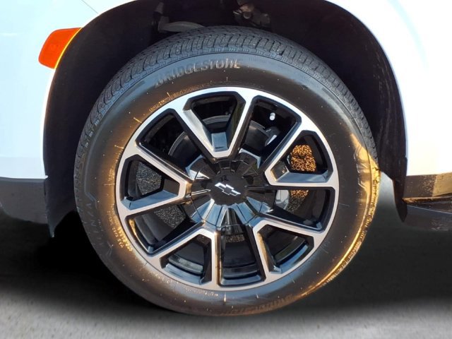 Used 2024 Chevrolet Suburban RST w/ Luxury Package RWD image 9