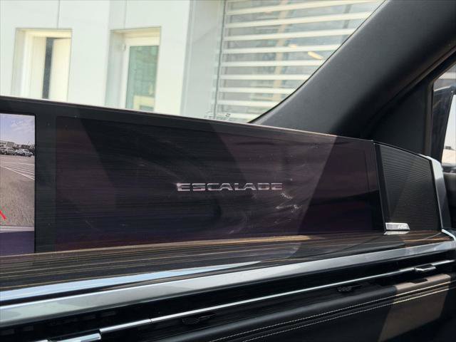 Used 2025 Cadillac Escalade Premium Luxury AWD/4WD image 32