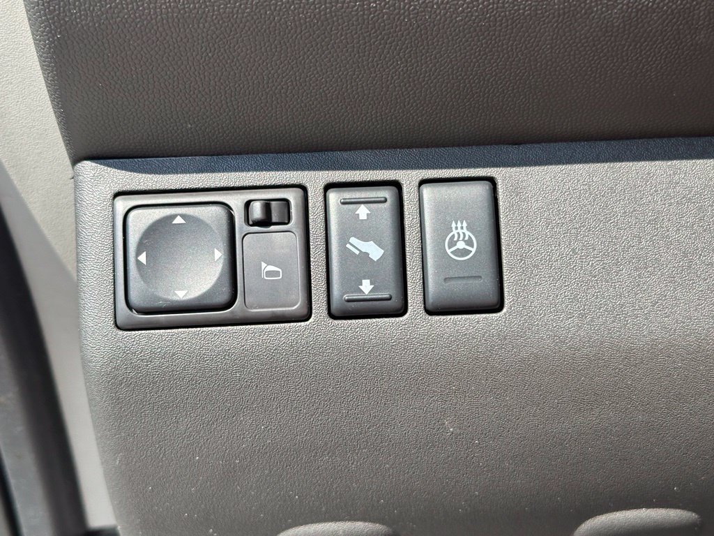 Used 2012 Nissan Pathfinder LE RWD image 34