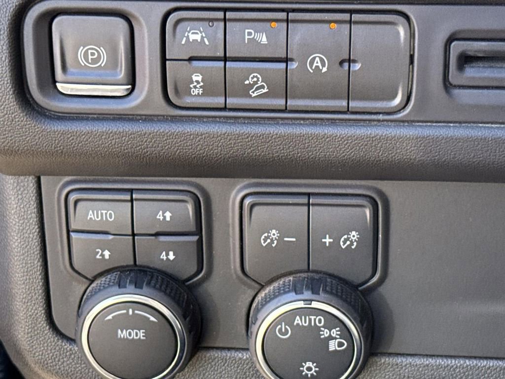 Used 2024 Chevrolet Tahoe Premier image 16