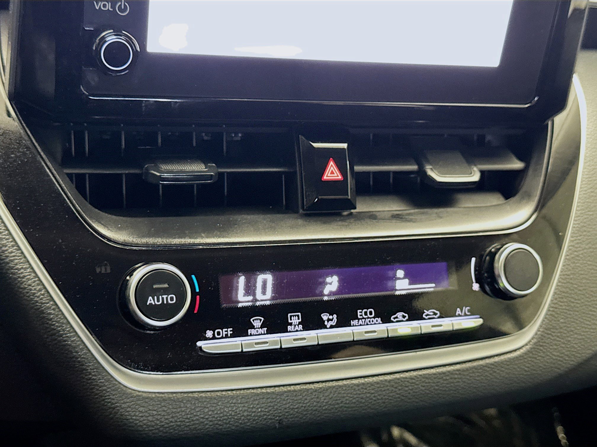 Used 2025 Toyota Corolla LE FWD image 12