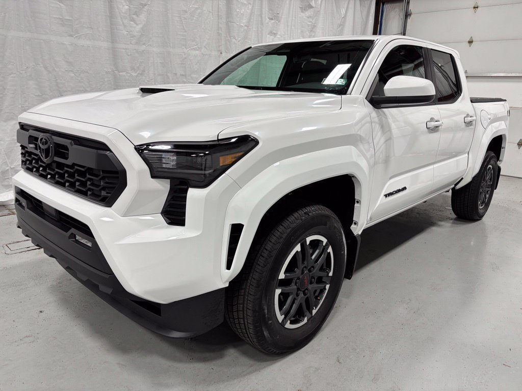 Used 2026 Toyota Tacoma TRD Sport AWD/4WD image 3