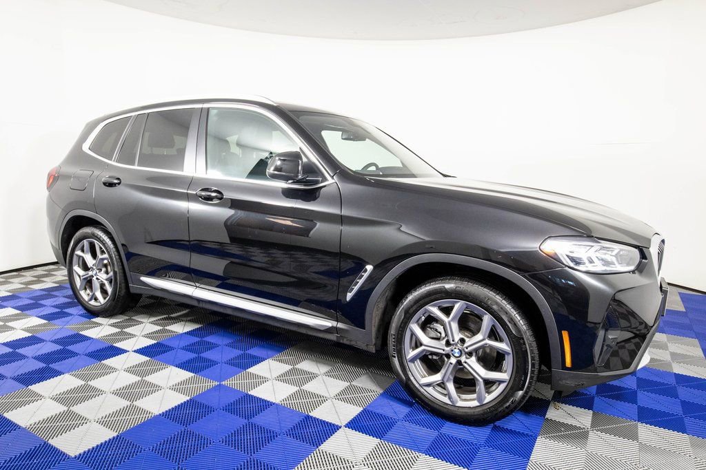 Used 2024 BMW X3 sDrive30i image 3