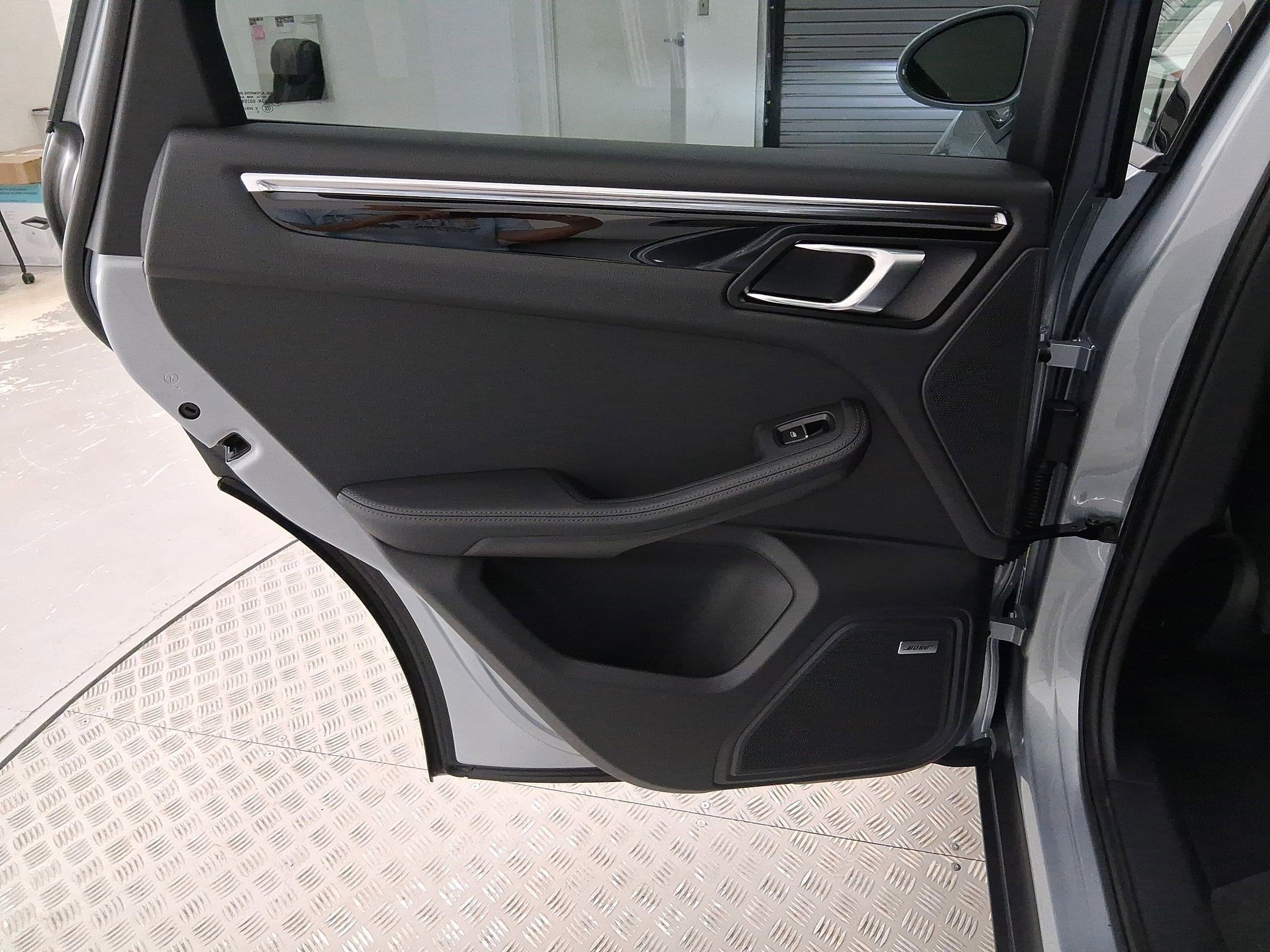 Used 2026 Porsche Macan AWD/4WD image 31