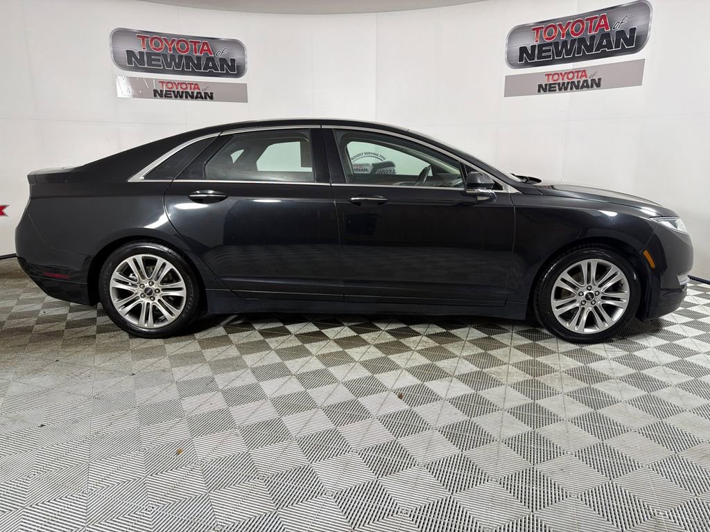 Used 2015 Lincoln MKZ Hybrid image 2