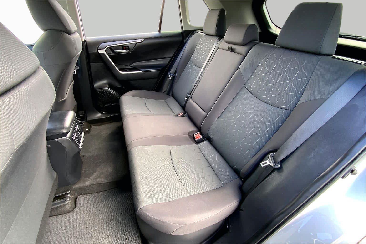 Used 2024 Toyota RAV4 XLE AWD/4WD image 19