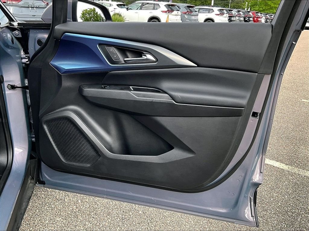 Used 2024 Chevrolet Equinox EV LT FWD image 12