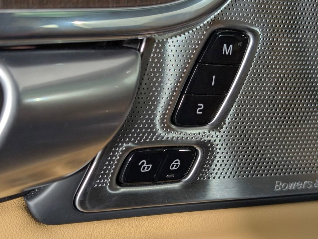 Used 2024 Volvo S90 B6 Ultimate image 27